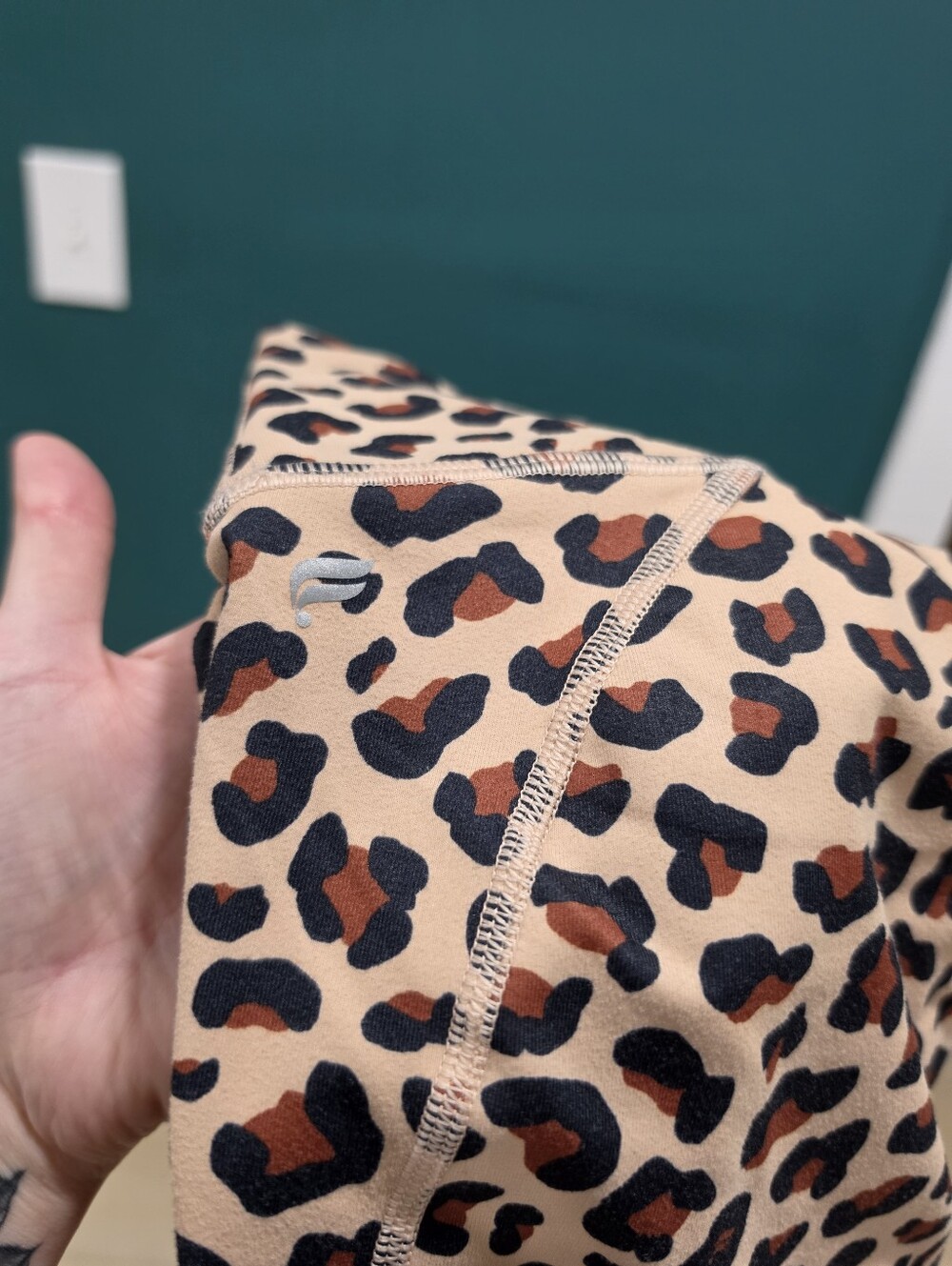 Fabletics PowerHold Leopard Print High Rise 7/8 Leggings Small - Picture 3 of 6